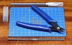 Hareline Cutting Board With Tool Set